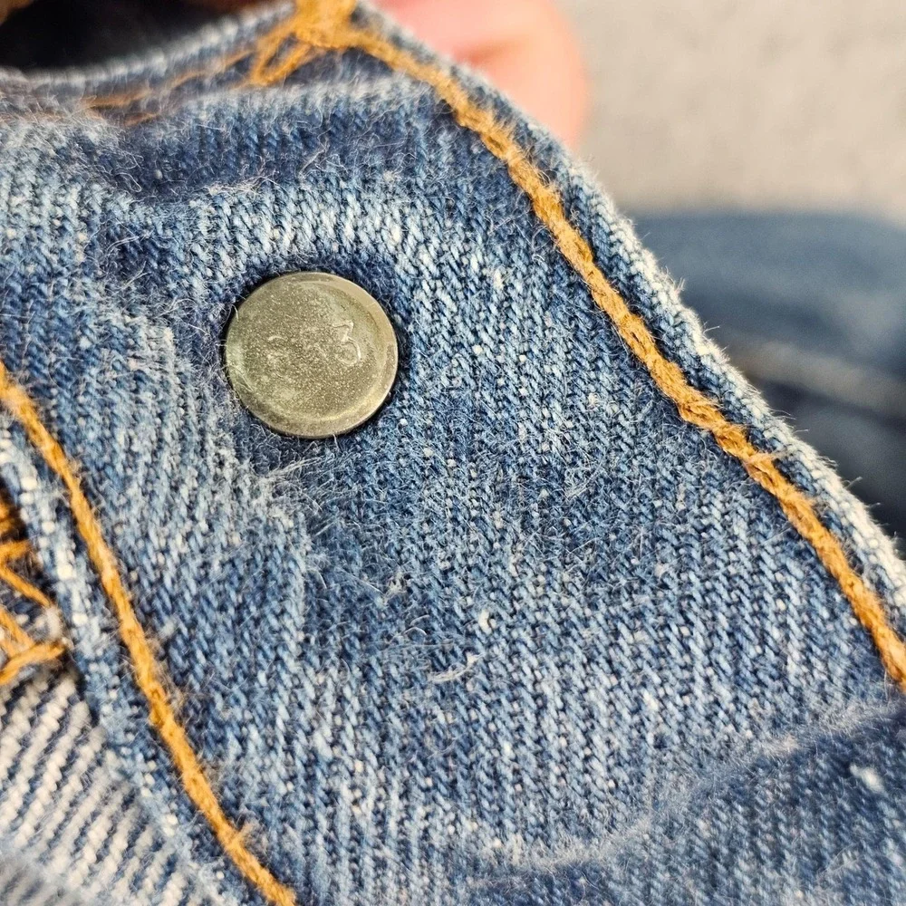 Vintage Levis 501 Jeans Mens 33x32 Blue Medium Wash Denim Button Fly USA 80s